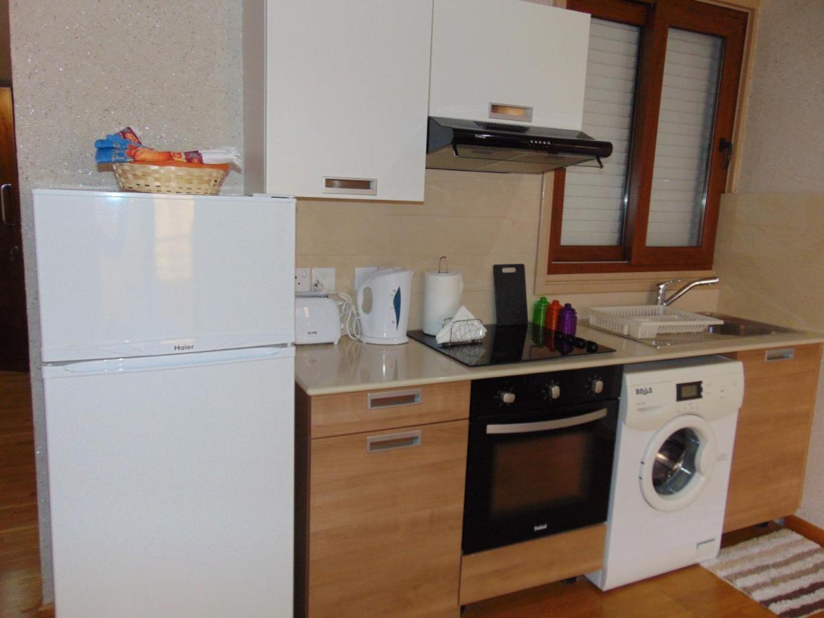 Ithaki Phinikoudes Apartment No. 207 라르나카 객실 사진
