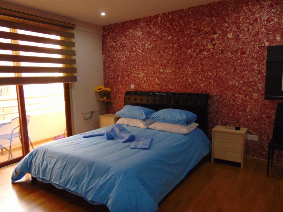 Ithaki Phinikoudes Apartment No. 207 라르나카 객실 사진